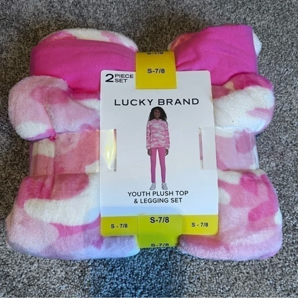 NWT Lucky Brand girls’ plush top and legging set size small 7/8